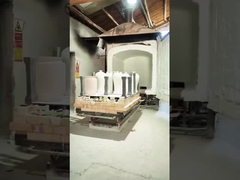 셔틀 오븐 소화 중 세라믹 배치